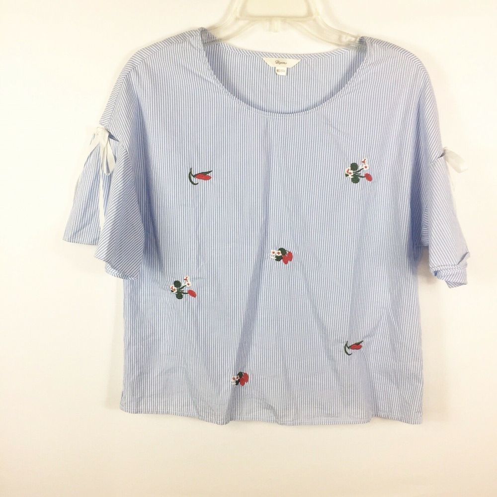 Women’s Floral Embroidered Crop Top Size Medium